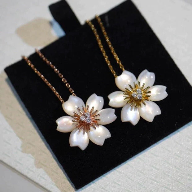 WHITE ROSE PENDANT NECKLACE