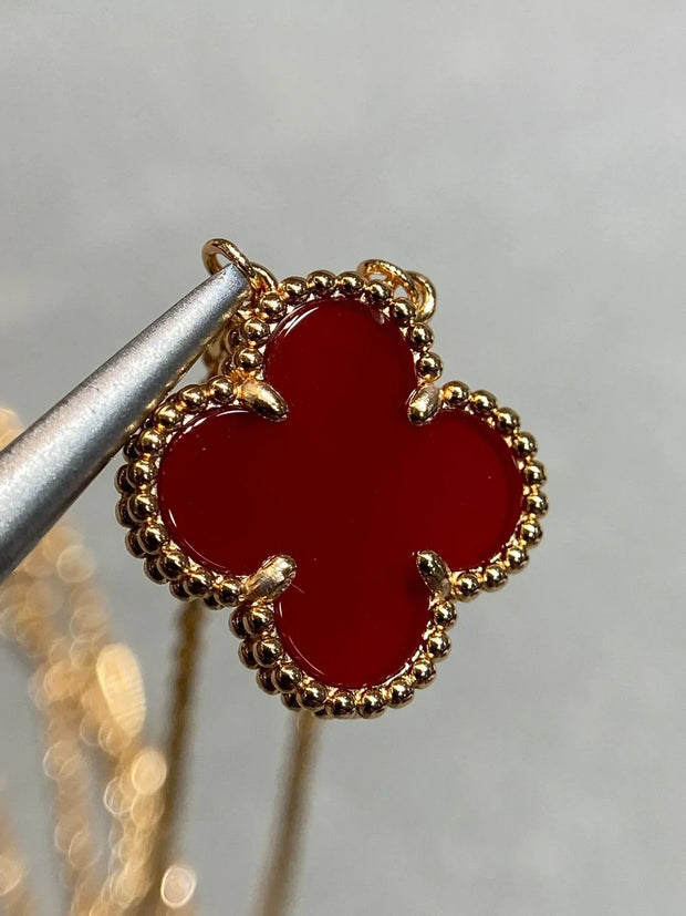 CLOVER PENDANT CARNELIAN NECKLACE