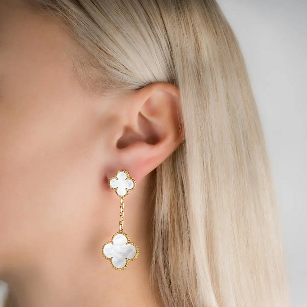 CLOVER WHITE MOP EARRINGS 2 MOTIFS